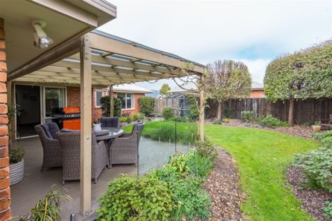 Photo of property in 2 Hawkins Place, Rangiora, 7400