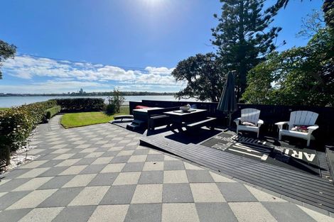 Photo of property in 2/22 Lansdowne Street, Bayswater, Auckland, 0622