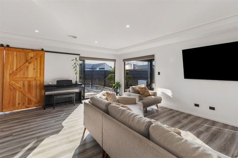 Photo of property in 8 Whitburn Avenue, Halswell, Christchurch, 8025