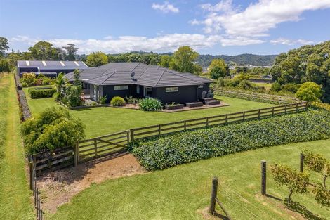 Photo of property in 583 State Highway 16, Kumeu, 0891