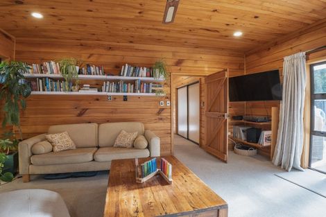 Photo of property in 72 Western Valley Road, Little River, 7591