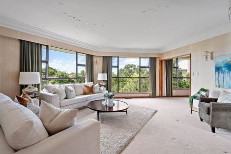 Photo of property in 2 Pendene Place, Forrest Hill, Auckland, 0620
