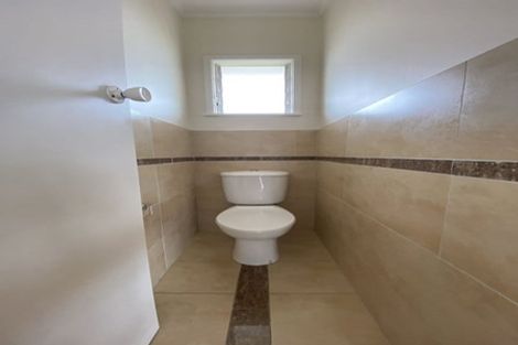 Photo of property in 2/43 Shakespeare Road, Milford, Auckland, 0620