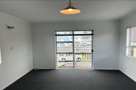 Photo of property in 10 Wallis Street, Raglan, 3225