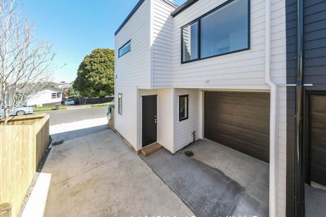 Photo of property in 8 Hobart Crescent, Wattle Downs, Auckland, 2103