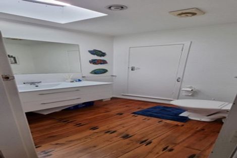 Photo of property in 11 Fenton Terrace, Cockle Bay, Auckland, 2014
