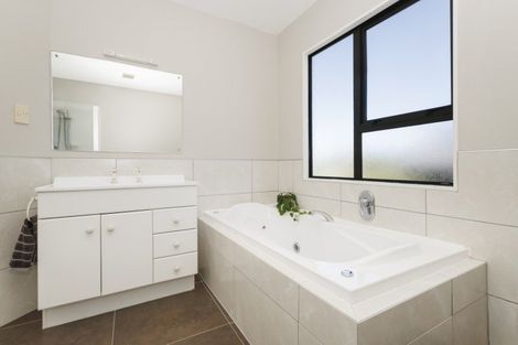 Photo of property in 20 Nether Green Crescent, Johnsonville, Wellington, 6037