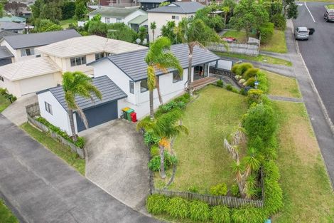 Photo of property in 1/6 Knott Road, Stanmore Bay, Whangaparaoa, 0932