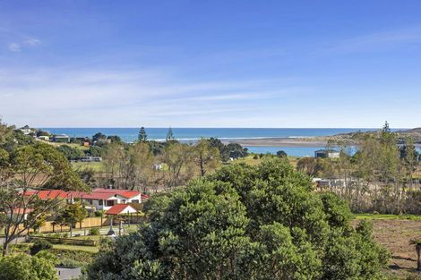 Photo of property in 9 Rakaunui Street, Raglan, 3297