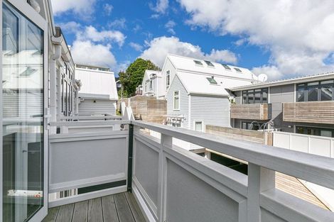 Photo of property in Pirie Street Townhouses, 18/35u Pirie Street, Mount Victoria, Wellington, 6011