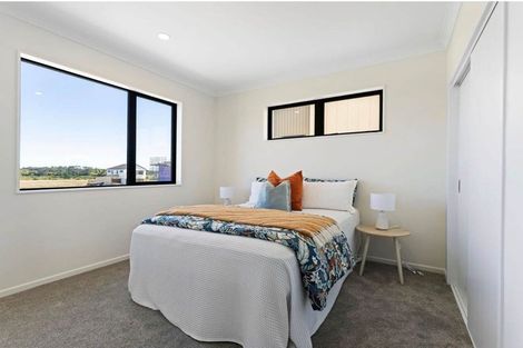 Photo of property in 13 Taipahitini Road, Rosehill, 2113