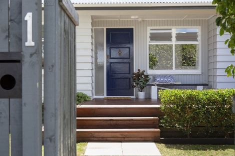 Photo of property in 1/1 Tawa Road, Te Atatu Peninsula, Auckland, 0610