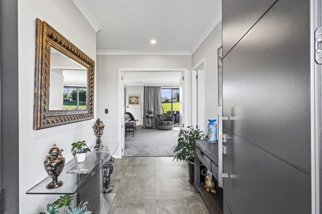 Photo of property in 10 Hanalin Drive, Marton, 4710