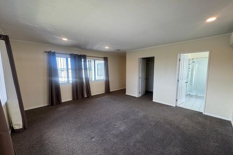 Photo of property in 24a Reeves Road, Pakuranga, Auckland, 2010