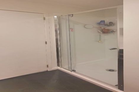 Photo of property in 4/49 Henderson Valley Road, Henderson, Auckland, 0612