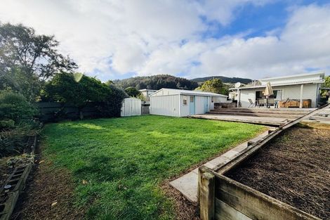 Photo of property in 8 Kaitawa Crescent, Paraparaumu, 5032