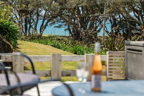 Photo of property in 143 Oakura Road, Oakura, Hikurangi, 0184