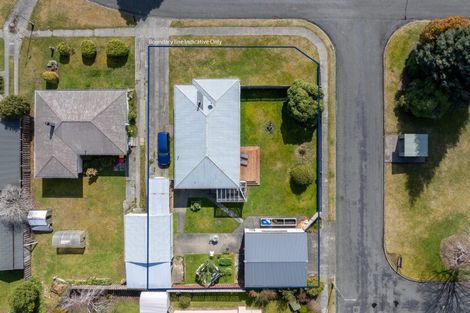 Photo of property in 35 Mararoa Drive, Manapouri, 9679