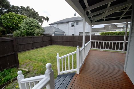 Photo of property in 20 Sulphur Beach Road, Northcote Point, Auckland, 0627