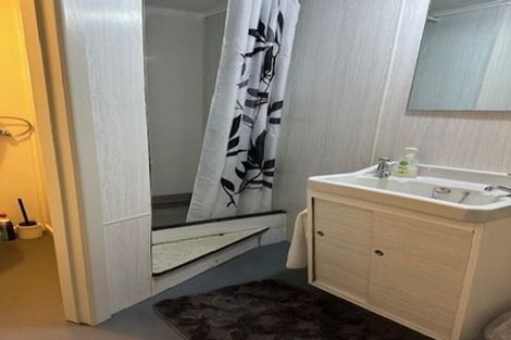 Photo of property in 58 Pioneer Road, Moturoa, New Plymouth, 4310