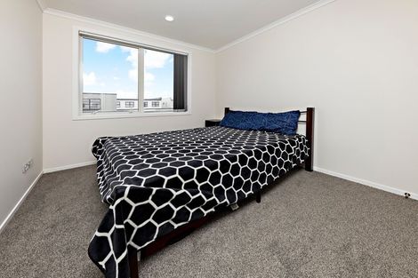 Photo of property in 11 Taupinga Way, Takanini, 2112