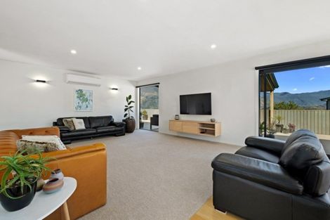 Photo of property in 35 Minaret Ridge, Wanaka, 9305