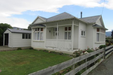 Photo of property in 14 Hughes Street, Waimate, 7924