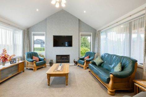 Photo of property in 2 Kotare Grove, Cambridge, 3434