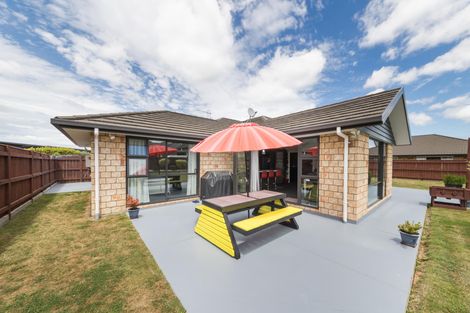 Photo of property in 2a Galea Grove, Kelvin Grove, Palmerston North, 4414