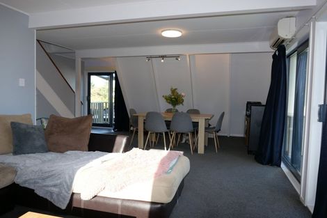 Photo of property in 9 Toporoa View, Ascot Park, Porirua, 5024