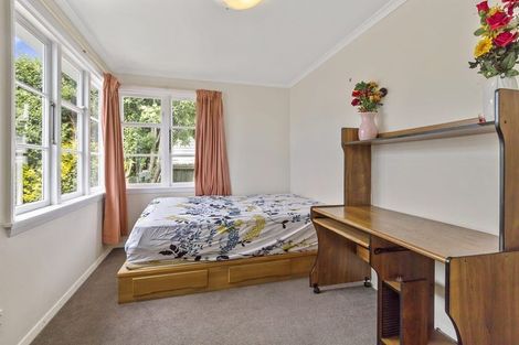 Photo of property in 11 Hollyford Avenue, Bryndwr, Christchurch, 8053