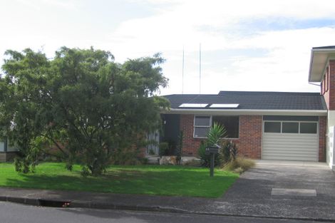 Photo of property in 2/21 Mcbreen Avenue, Northcote, Auckland, 0627