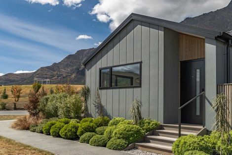 Photo of property in 39 Jack Hanley Drive, Jacks Point, Queenstown, 9371