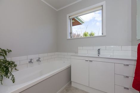 Photo of property in 23 Percival Road, Paraparaumu Beach, Paraparaumu, 5032