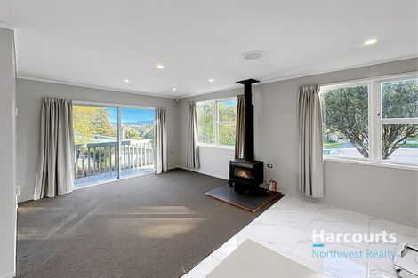 Photo of property in 50 Rehia Road, Massey, Auckland, 0614