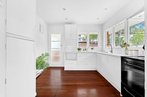 Photo of property in 2/180 Archers Road, Glenfield, Auckland, 0629