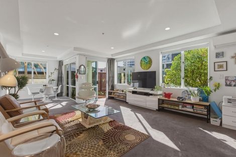 Photo of property in 2/12 Maunganui Road, Mount Maunganui, 3116