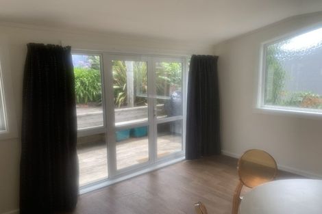 Photo of property in 37 Ara Paiwhenua, Tawa, Wellington, 5028