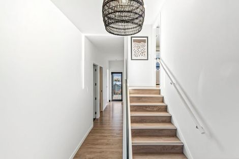 Photo of property in 33 Kirimoko Crescent, Wanaka, 9305