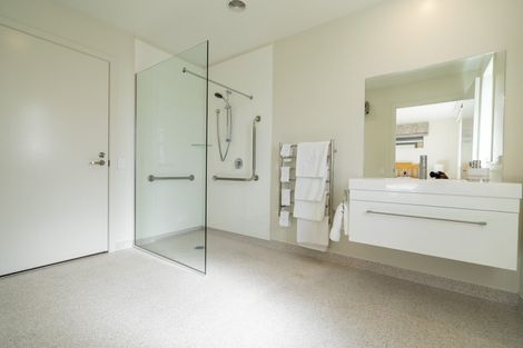 Photo of property in 10 Pop Andrew Drive, Te Anau, 9600