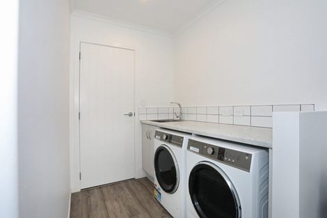 Photo of property in 28 Oldfield Lane, Marton, 4710