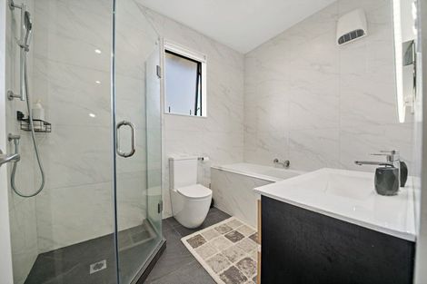 Photo of property in 18 Laurelwood Avenue, Pukekohe, 2120