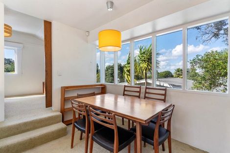 Photo of property in 20 Harrybrook Road, Green Bay, Auckland, 0604