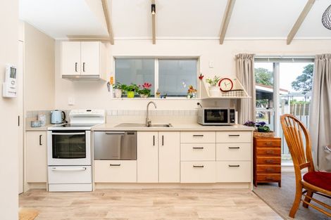 Photo of property in 50 Weka Street, Miramar, Wellington, 6022