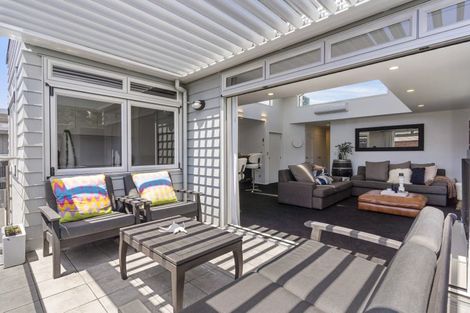 Photo of property in 1 Rita Street, Mount Maunganui, 3116