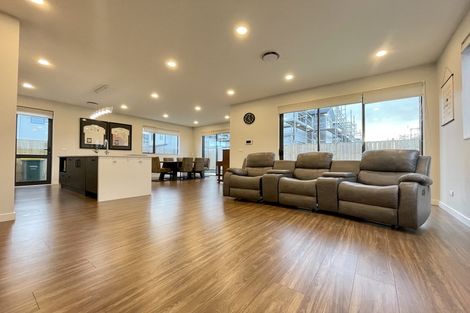 Photo of property in 10 Silvereye Road, Hobsonville, Auckland, 0616