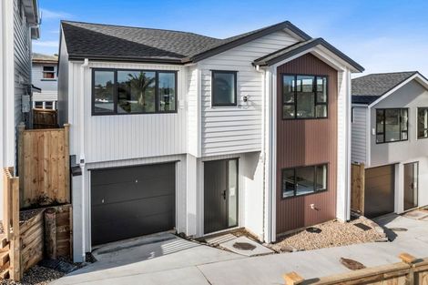 Photo of property in 40c Cyclarama Crescent, Massey, Auckland, 0614