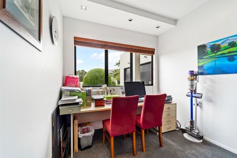 Photo of property in 32 English Oak Drive, Schnapper Rock, Auckland, 0632