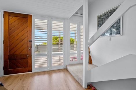 Photo of property in 7 Parr Terrace, Castor Bay, Auckland, 0620