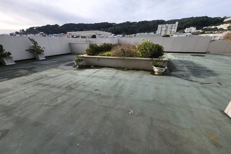 Photo of property in Grandstand Apartments, 37/80u Kent Terrace, Mount Victoria, Wellington, 6011